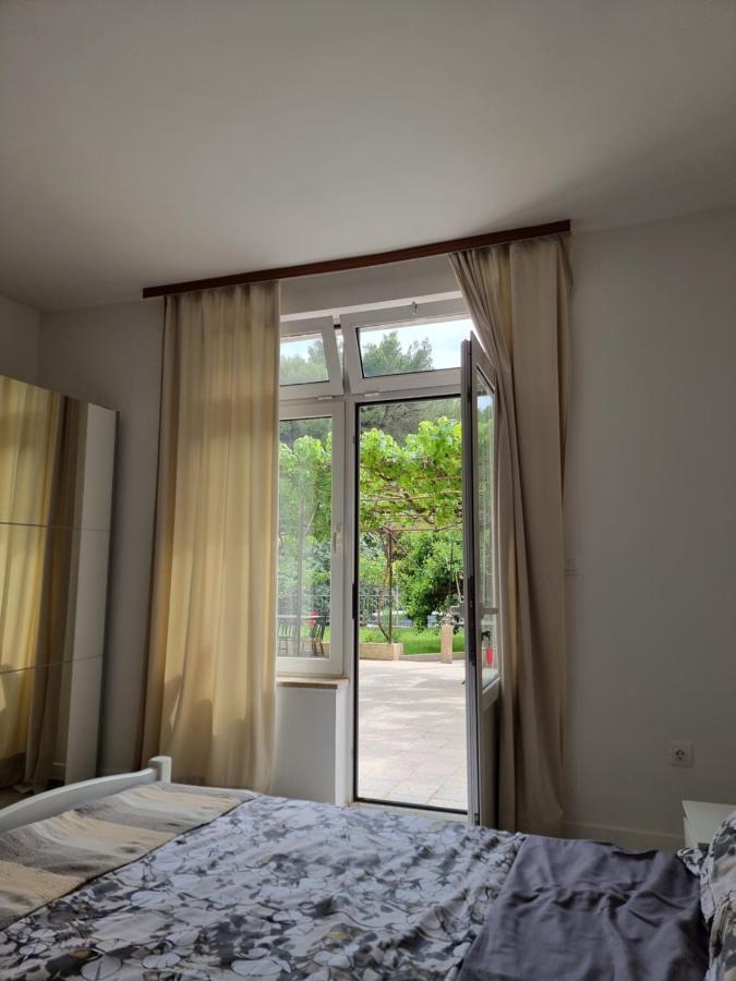 Retreat Apartments With Free Parking Пула Экстерьер фото