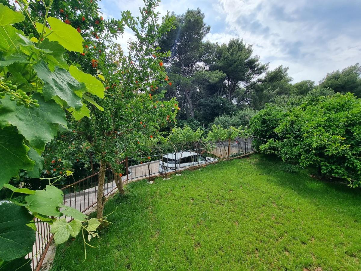 Retreat Apartments With Free Parking Пула Экстерьер фото