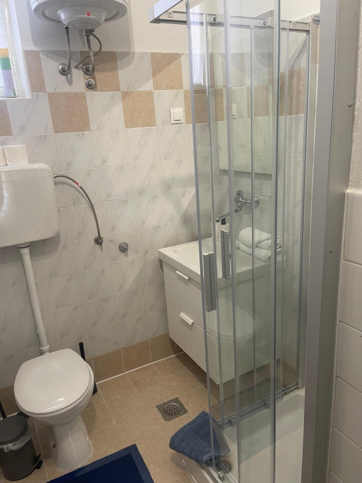 Retreat Apartments With Free Parking Пула Экстерьер фото