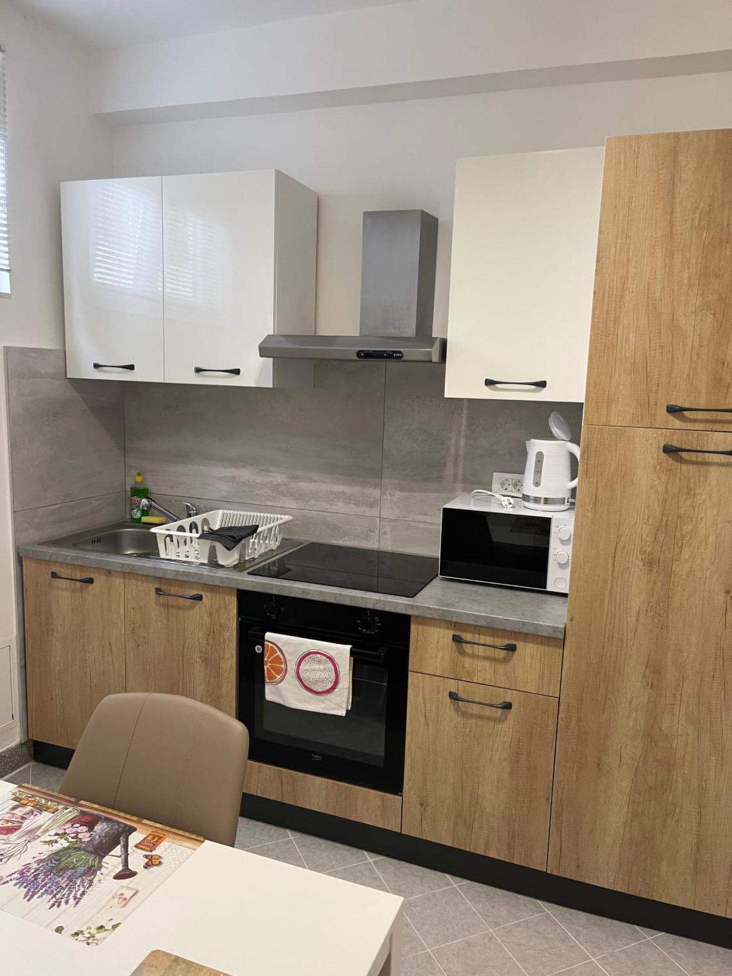 Retreat Apartments With Free Parking Пула Экстерьер фото